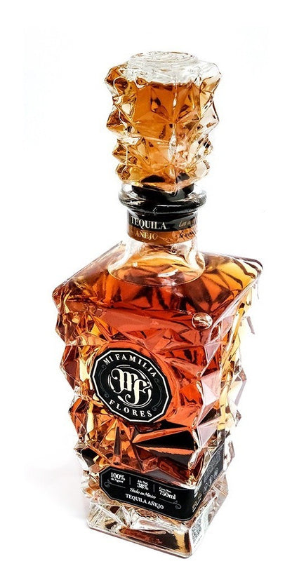 Tequila Mi Familia Flores Añejo 750ml