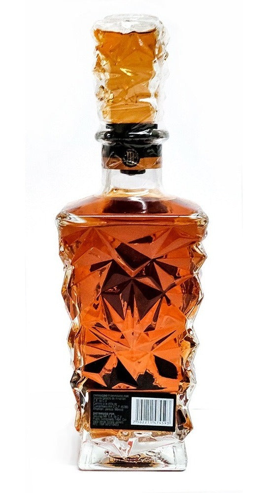 Tequila Mi Familia Flores Añejo 750ml