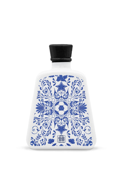 Tequila DSGN Blanco Edición Especial Fútbol 750 Ml